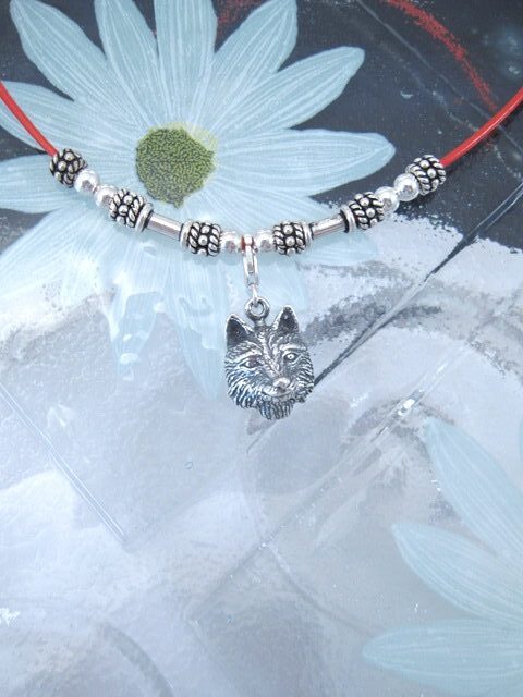 Läderrem 1 mm, halsband med silverstavar, silverpärlor - Röd/Berlock - Bild 2