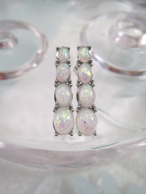 4 Ovaler örhängen, Opal/Studs