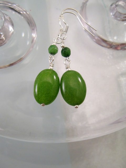 OrhangenPeridotGronOvalRund1