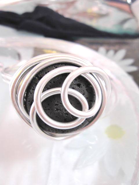 Aluminium o Lava armband 1 - Rund/Inlindad/Svart/Justerbart