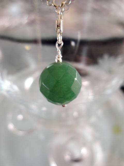 Berlock med karbinlås - Pärla/Aventurin/Fasett/Grön