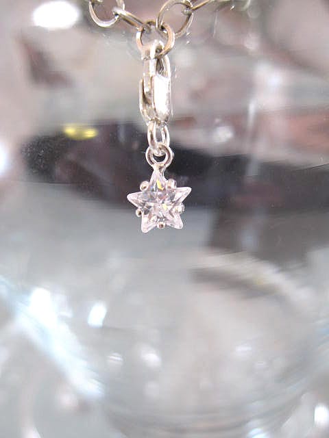 Berlock med karbinlås - Kubisk Zirkonia "Diamant" Stjärna