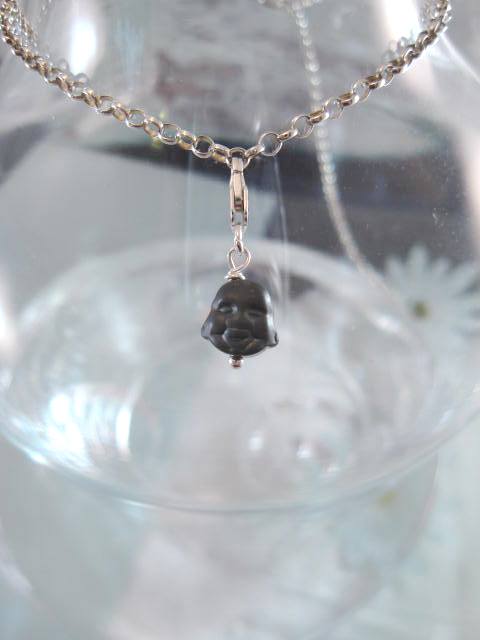 Berlock med karbinlås - Hematit/Buddha/Grå/Matt