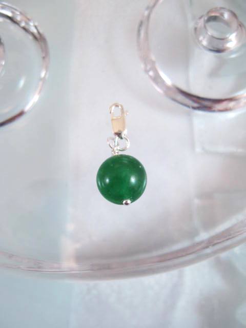 Berlock med karbinlås - Pärla/Jade/Grön