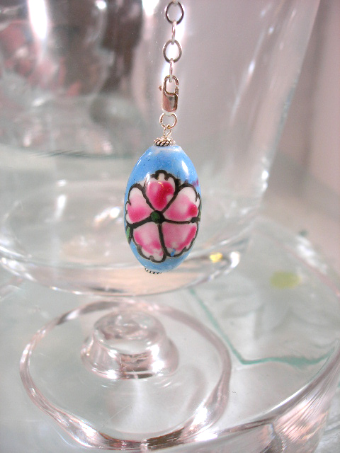 Berlock med karbinlås - Porslinsägg/Ljusblå