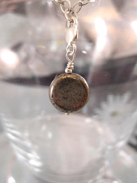 Berlock med karbinlås - Coin/Pyrit