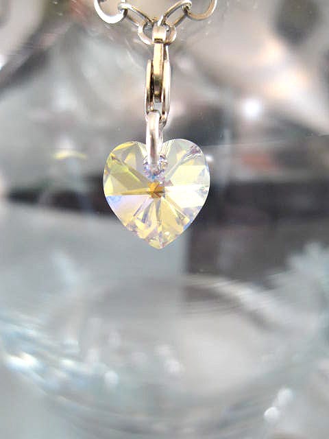 Berlock med karbinlås - Hjärta/Swarovskikristall/Litet/Vit AB