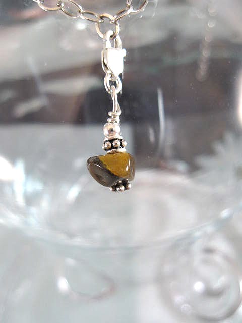 Berlock med karbinlås - Nugget/Tigeröga