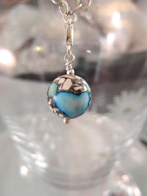 Berlock med karbinlås - Pärla/Turkosmosaik/Turkoser