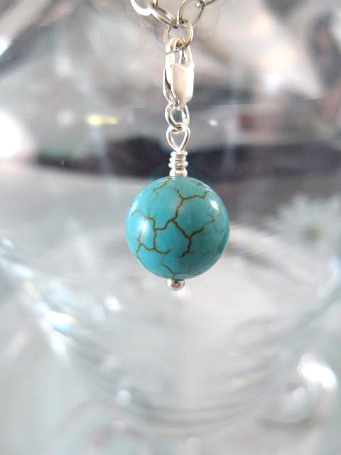 Berlock med karbinlås - Pärla/Turkoser