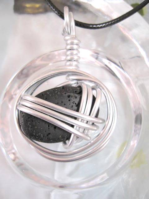 Aluminium o Lava halsband 3 - Oval/Inlindad/Svart