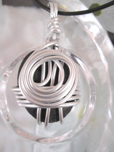 Aluminium o Lava halsband 2 - Oval/Inlindad/Svart