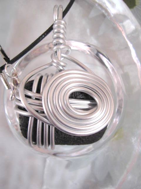 Aluminium o Lava halsband 2 - Kant/Inlindad/Svart