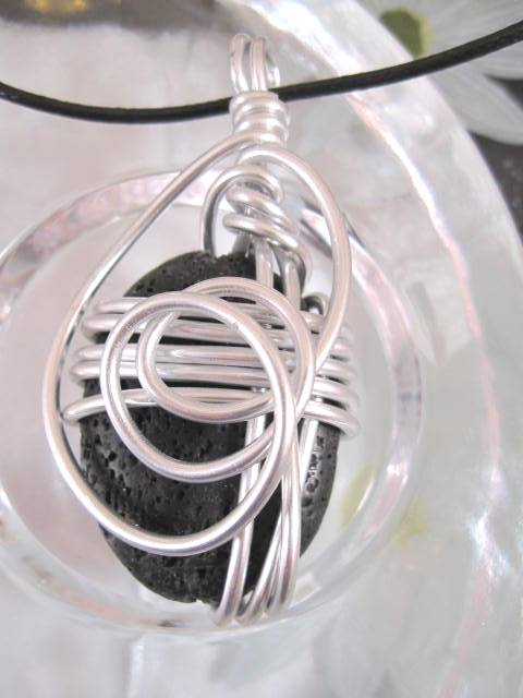 Aluminium o Lava halsband 1 - Oval/Inlindad/Svart
