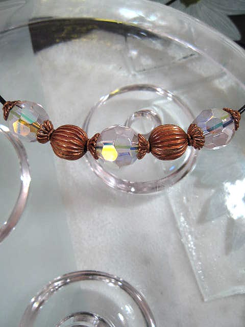 Pärlor på svart läderrem choker, halsband - Rosa/Koppar