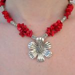 Halsband med Korall o Tibetanskt silver - Daisy Blomma/Chips/Tibet/XL