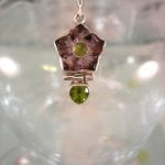 Ametist hängsmycke med Peridoter - Fasett/Hjärta/Snidat/Blomma