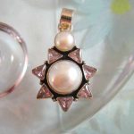 Kunziter o Sötvattenspärlor hängsmycke - Fasett/Stjärna/Vit