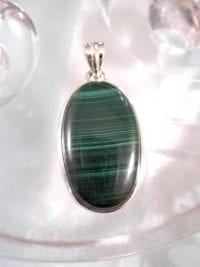 Malakit hängsmycke - Cab/Oval