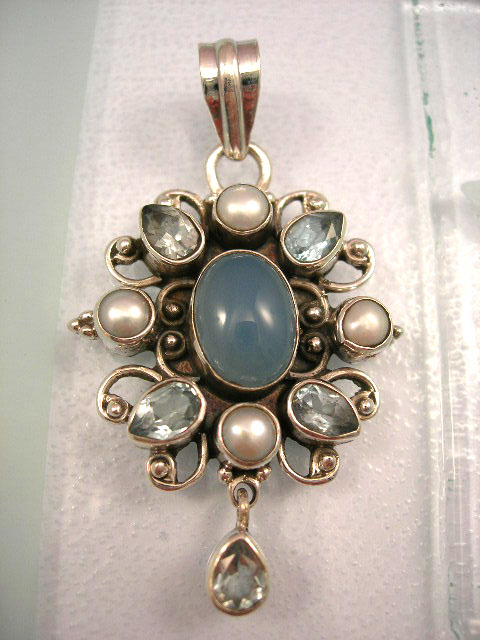 Topas hänge med Sötvattenspärla & Kalcedon - Ljusblå/Fasett/Ca