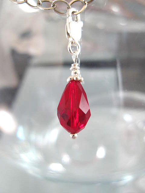 Månadskristall med karbinlås - Berlock/Juli/Swarovskidroppe/Rubin/Röd