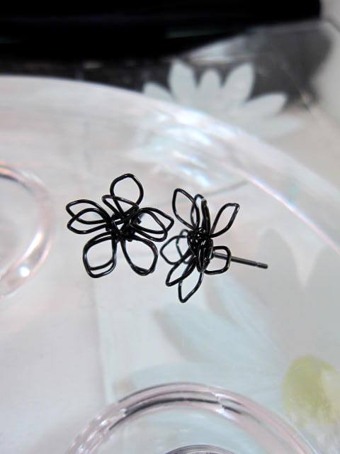 Svarta Daisy örhängen - Blomma/Marguerite