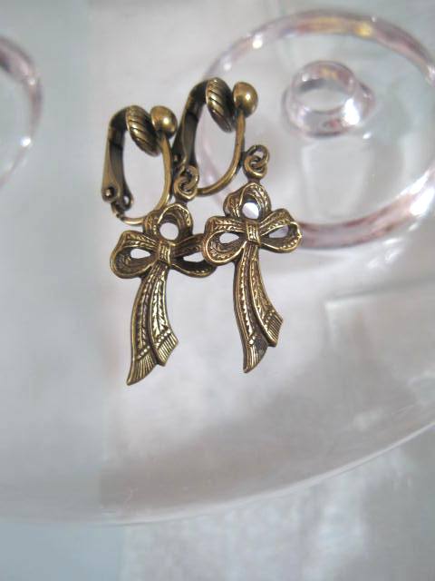 Clips örhängen med Rosetter - Antikbehandlade