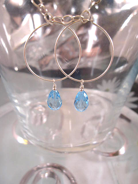 Creoler örhängen med Swarovskikristaller - Droppe/Akvamarin blå
