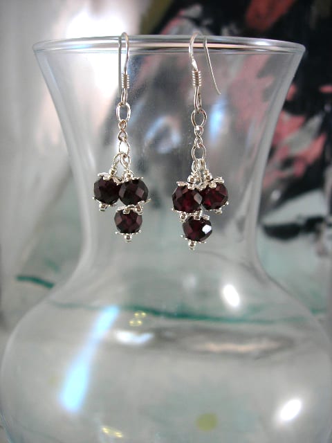 Granat örhängen på kedja - Fasett/Klase