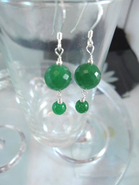 Jade örhängen - Grön/Fasett/Pärlor/Smaragd/Länkad