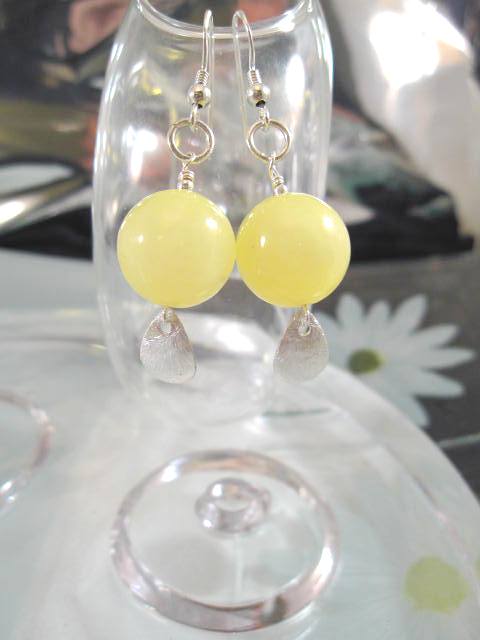 Jadepärlor o Borstad silverdroppe örhängen - Gul