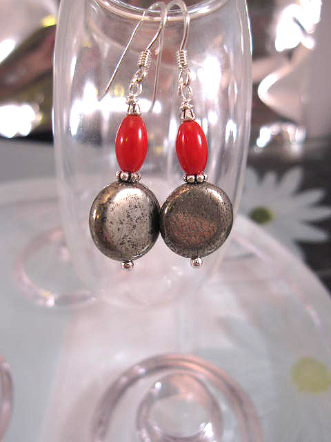 Korall o Pyrit örhängen - Coin