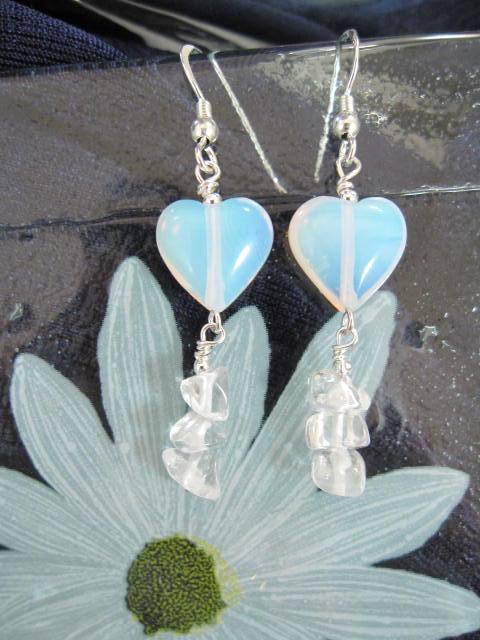 Opalit o Bergskristall örhängen - Hjärta/Ranka