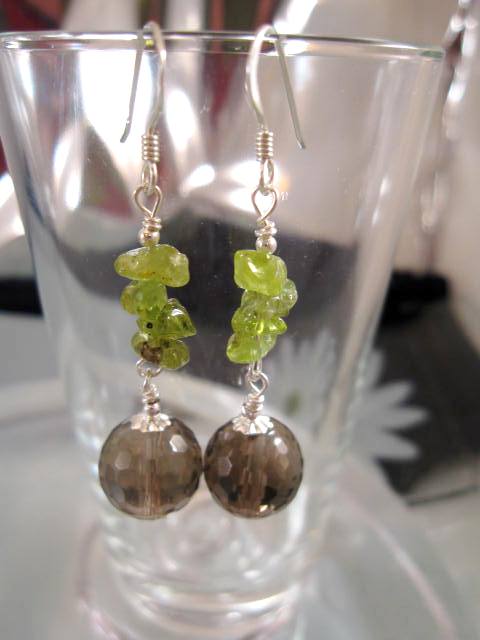 Röktopas o Peridoter örhängen - Ranka