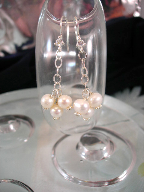 Sötvattenspärlor o Kubisk Zirkonia på kedja örhängen - Vit/Klase