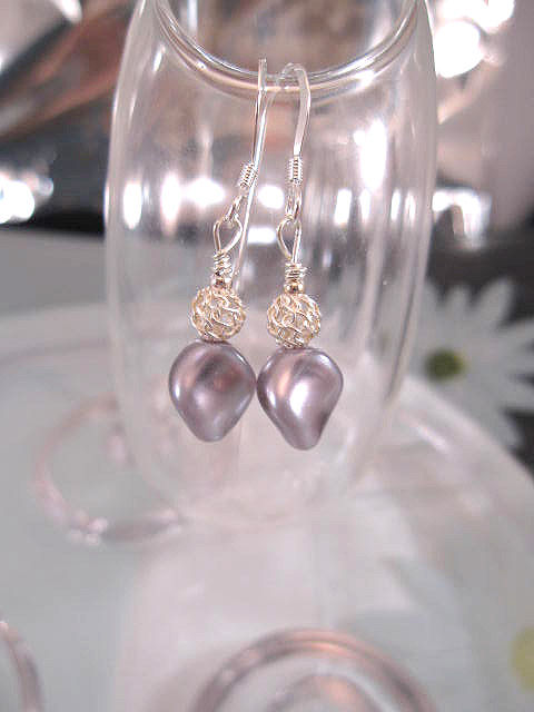 Swarovskipärlor o Meshpärlor örhängen - Lila/Vriden