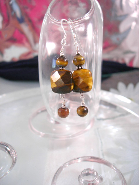 Tigeröga örhängen - Fasett/Kant/Pärlor