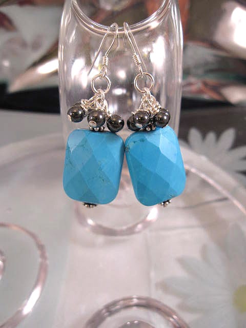 Turkoser o Hematiter örhängen - Fasett/Blå