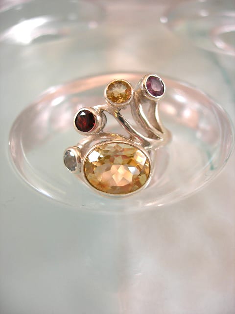Citrin ring med Ametist, Granat, Topas, Citrin - Fasett/Oval/Rund