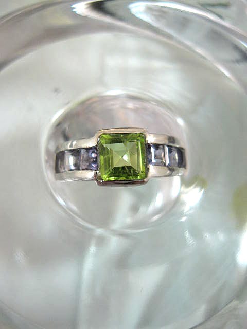 Peridot & Iolit ring - Fasett/Kant/Rad