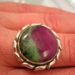 Rubin Zoisit ring - Cab/Rund