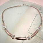 Silver halsband med Opal - Blomma